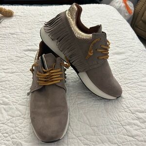 ShuShop Pepa Brown Fringe Sneakers
